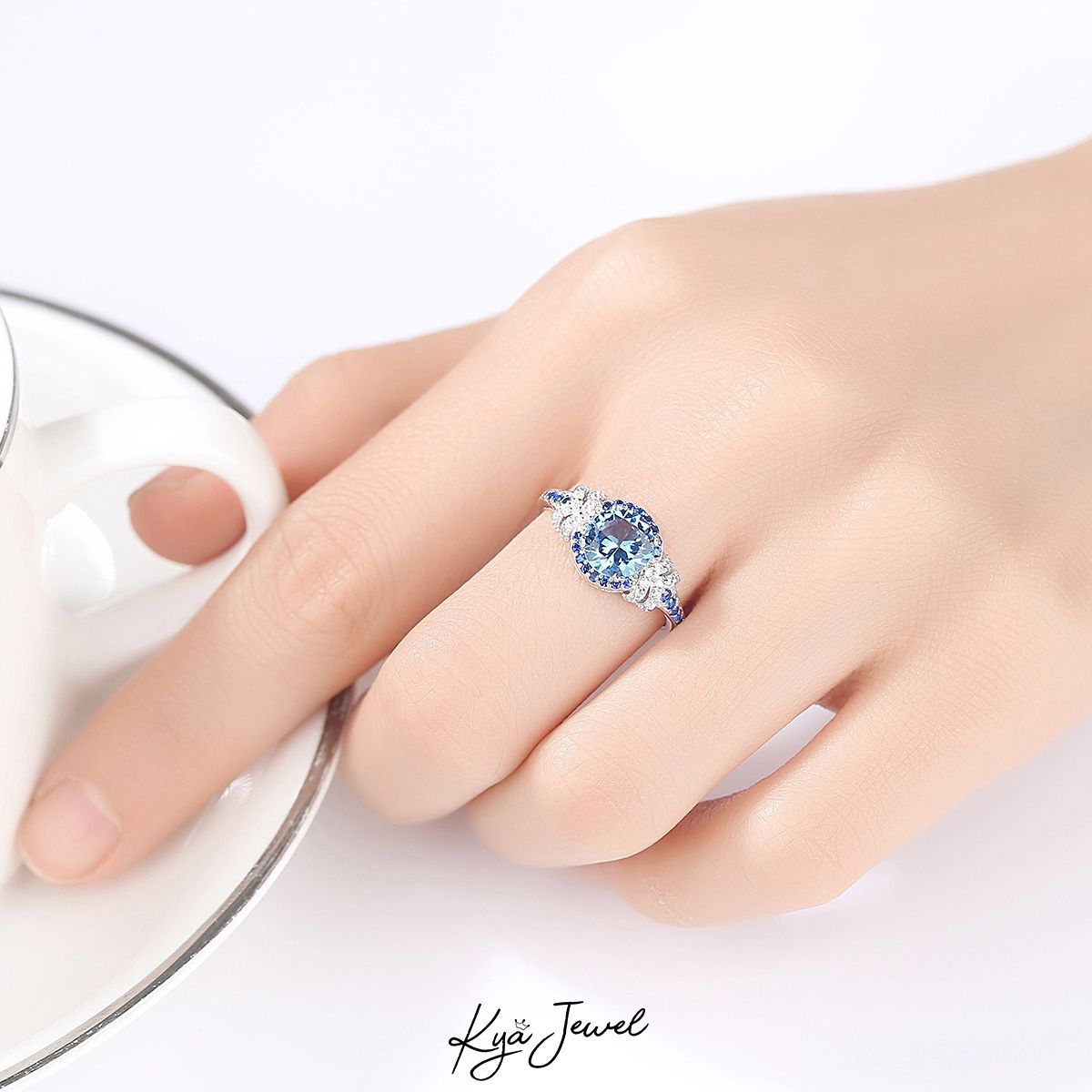 Nhẫn bầu trời xanh sang trọng