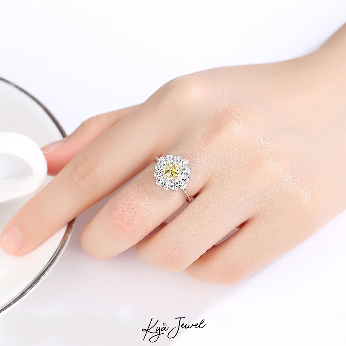 Nhẫn nắng vàng lấp lánh