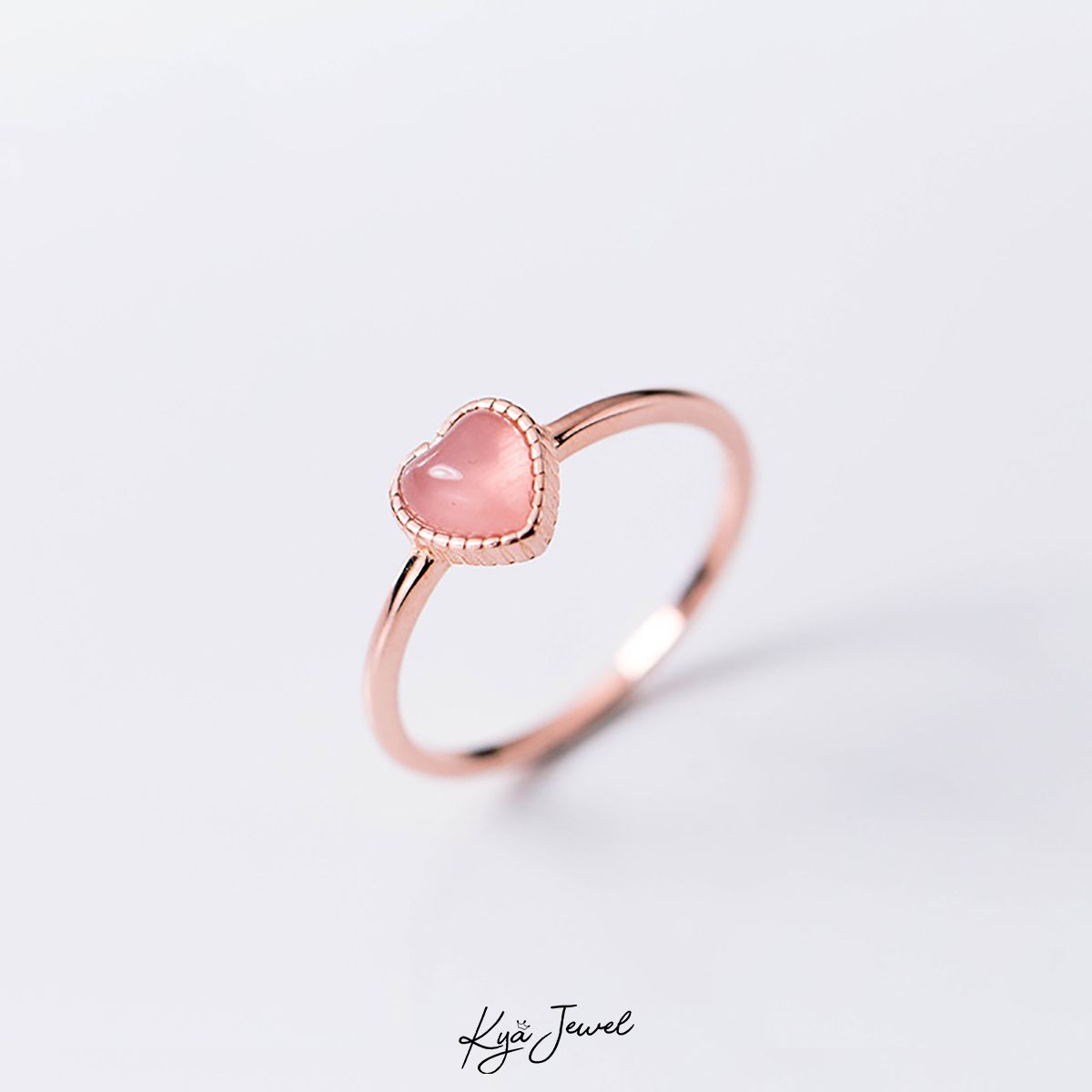 Nhẫn trái tim hồng nữ tính