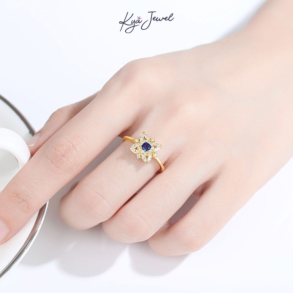 Nhẫn mặt vuông nhuỵ đá xanh trong lành
