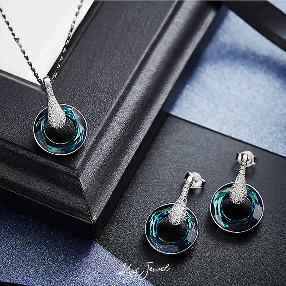 Bộ trang sức đá Swarovski tròn thanh lịch