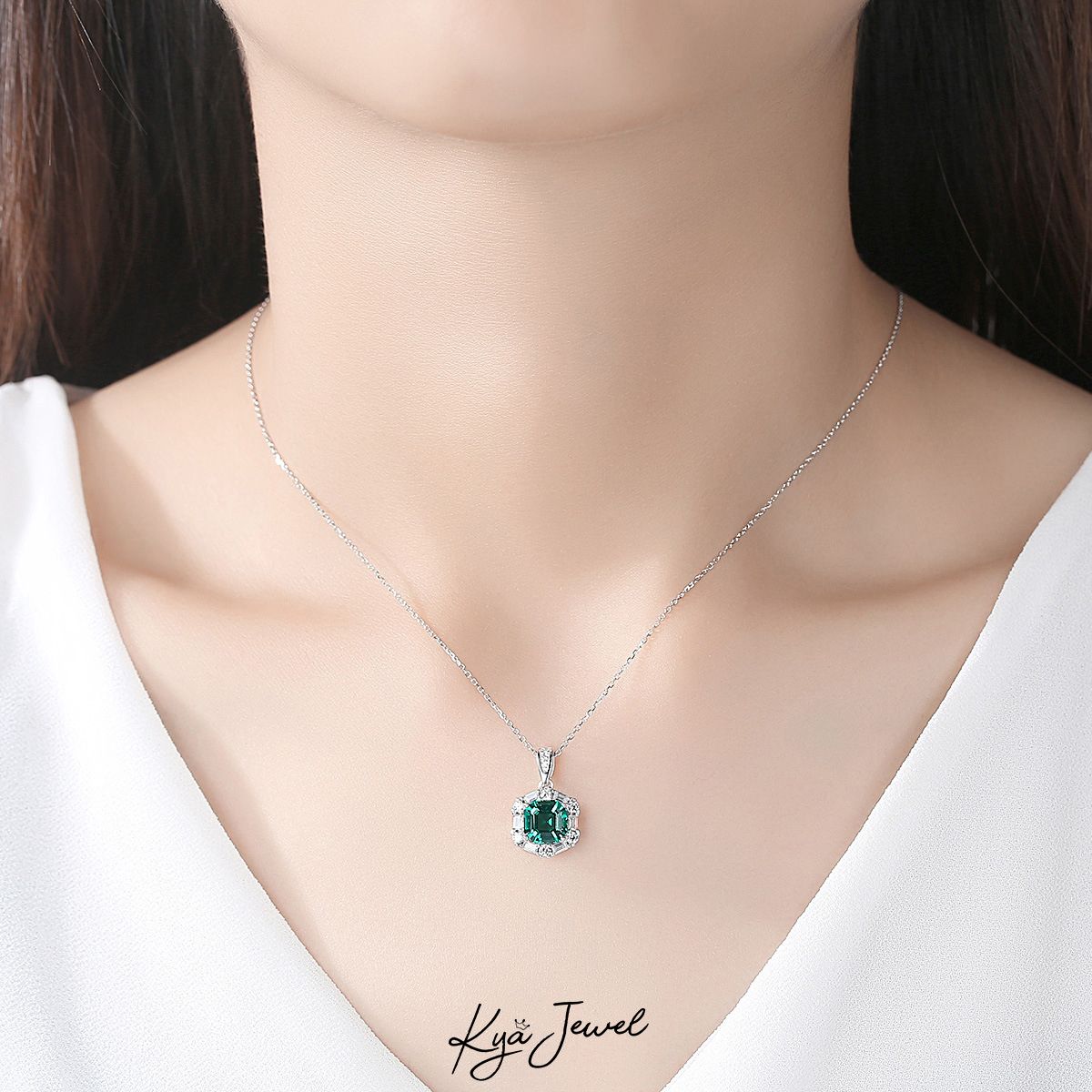 Bộ trang sức sắc xanh sang trọng