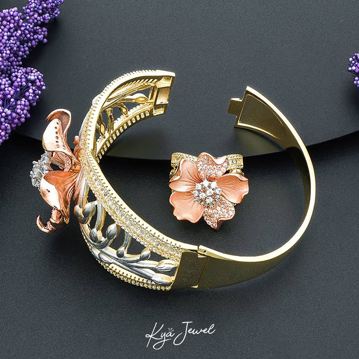 Set vòng tay và hoa hồng thời thượng