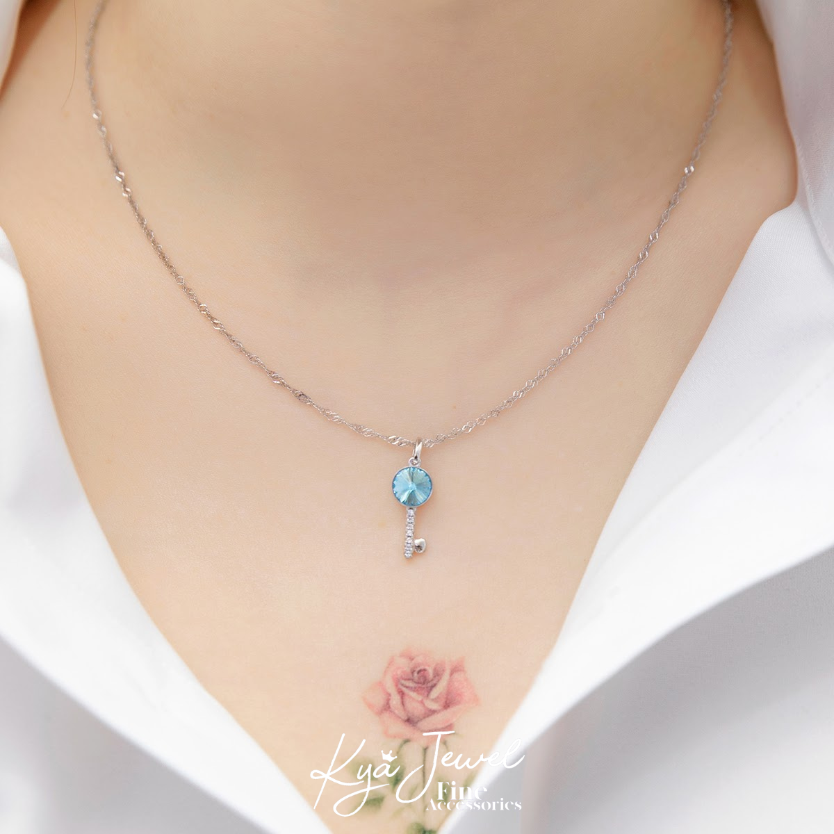 Dây chuyền Swarovski dáng chìa khoá