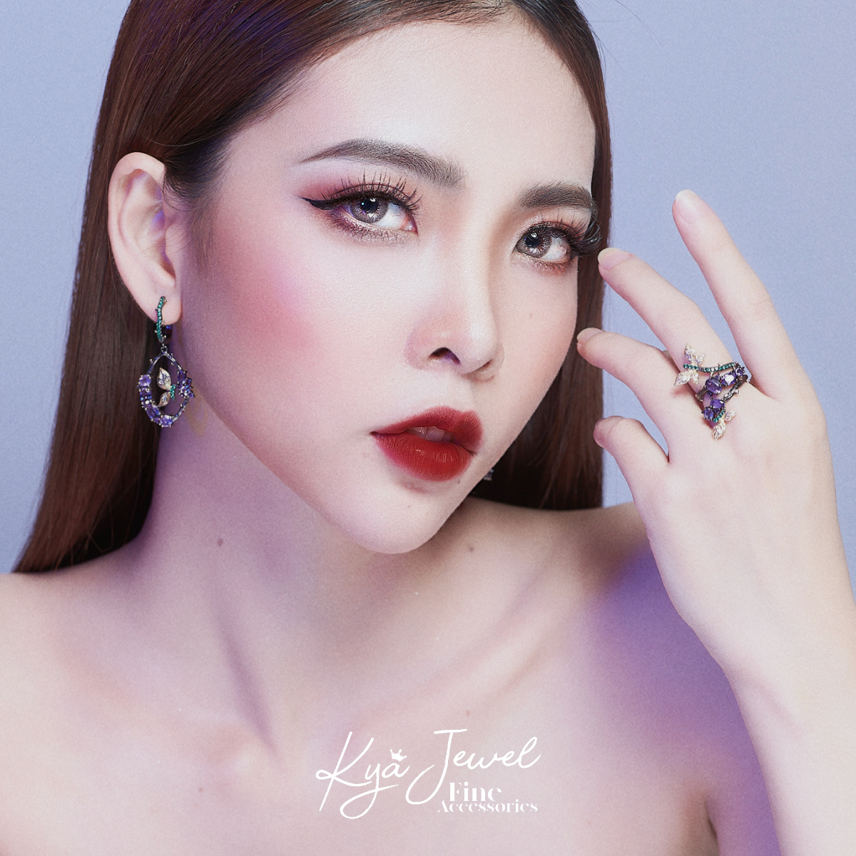 Nhẫn cành hoa lá mạnh mẽ