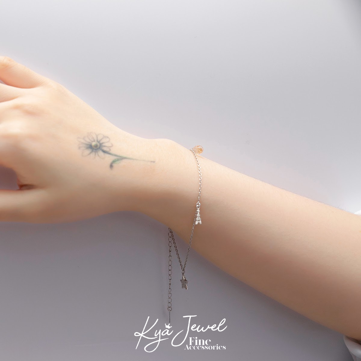 Lắc tay pha lê Swarovski vàng nhạt tinh xảo