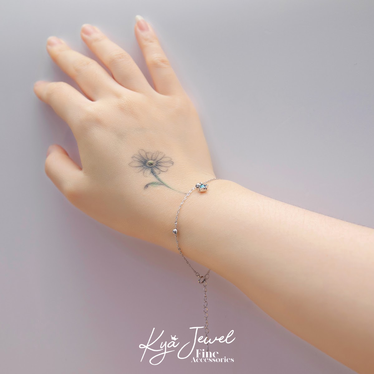 Lắc tay ngôi sao xanh tinh tế