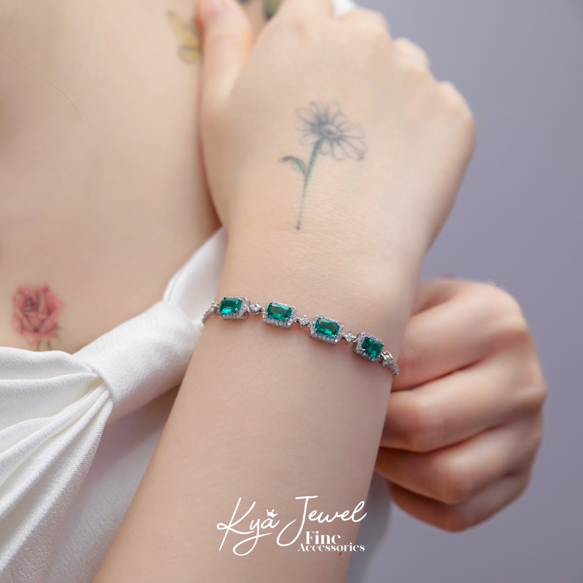 Lắc tay năng lượng xanh cá tính
