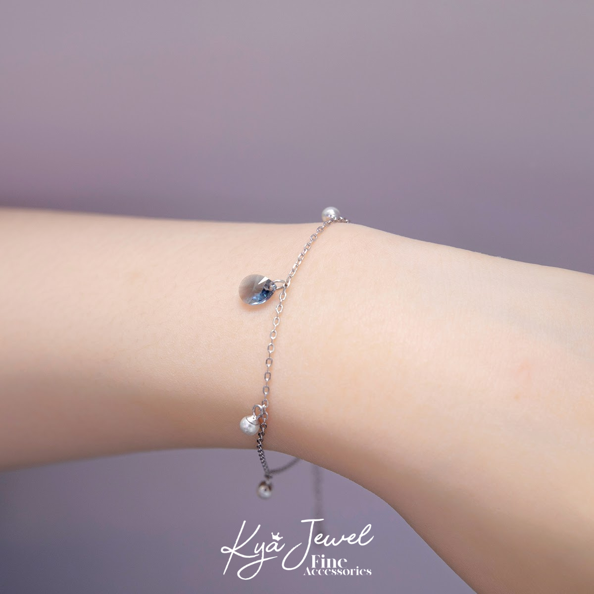 Lắc tay pha lê Swarovski xanh dương ấn tượng
