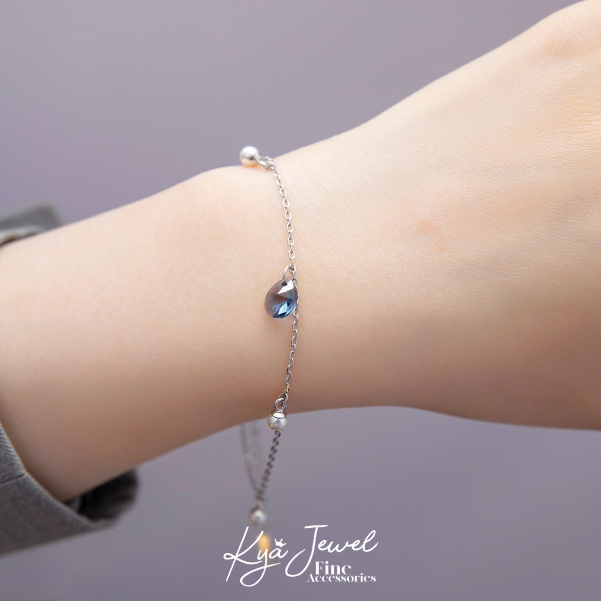 Lắc tay pha lê Swarovski xanh dương ấn tượng