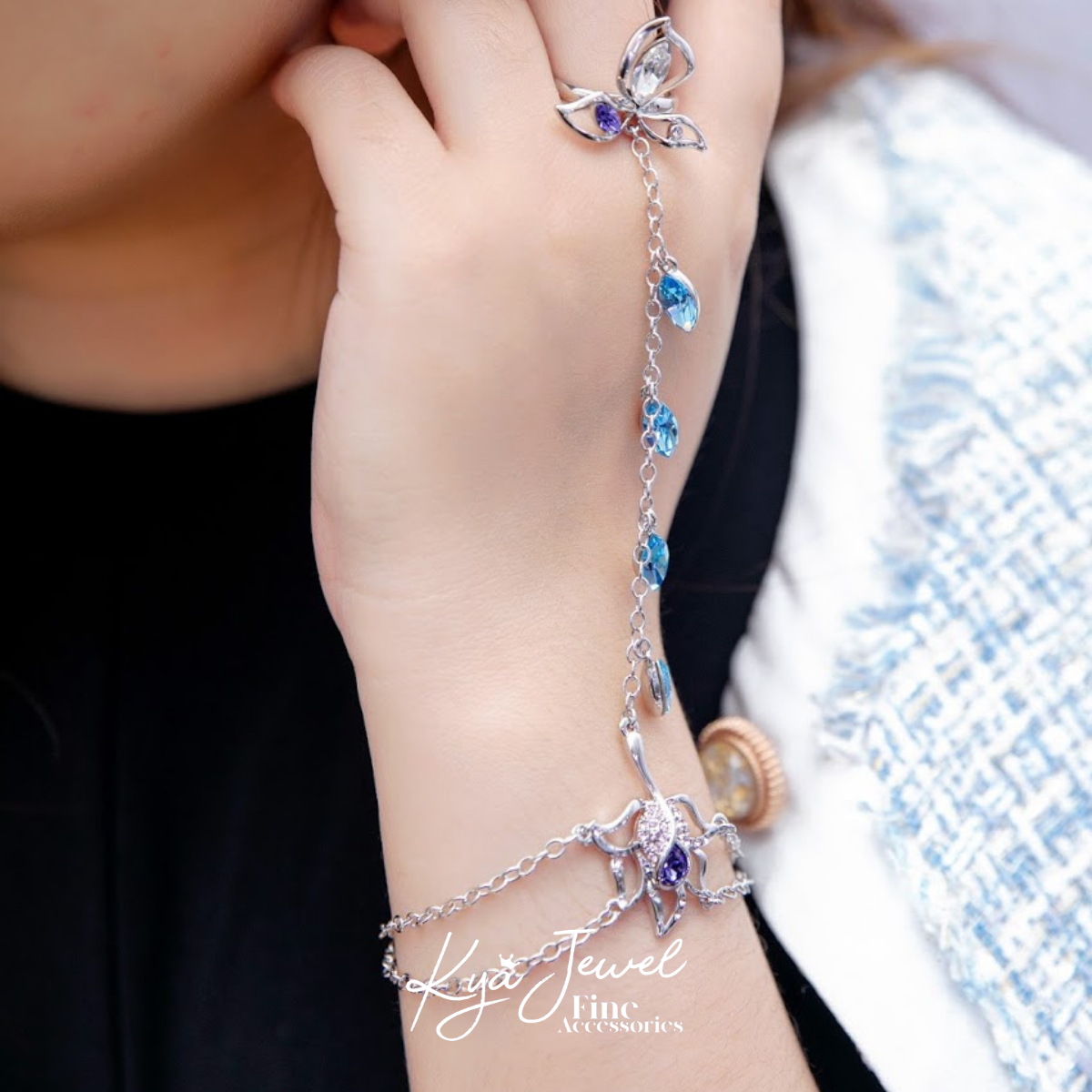 Lắc tay và nhẫn đá xanh cá tính