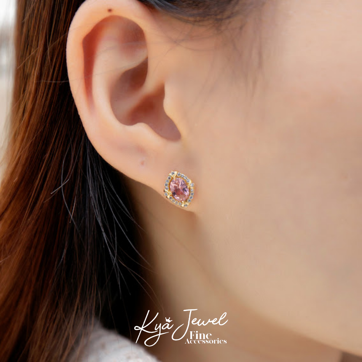 Hoa tai đá cam nhạt khảm vàng
