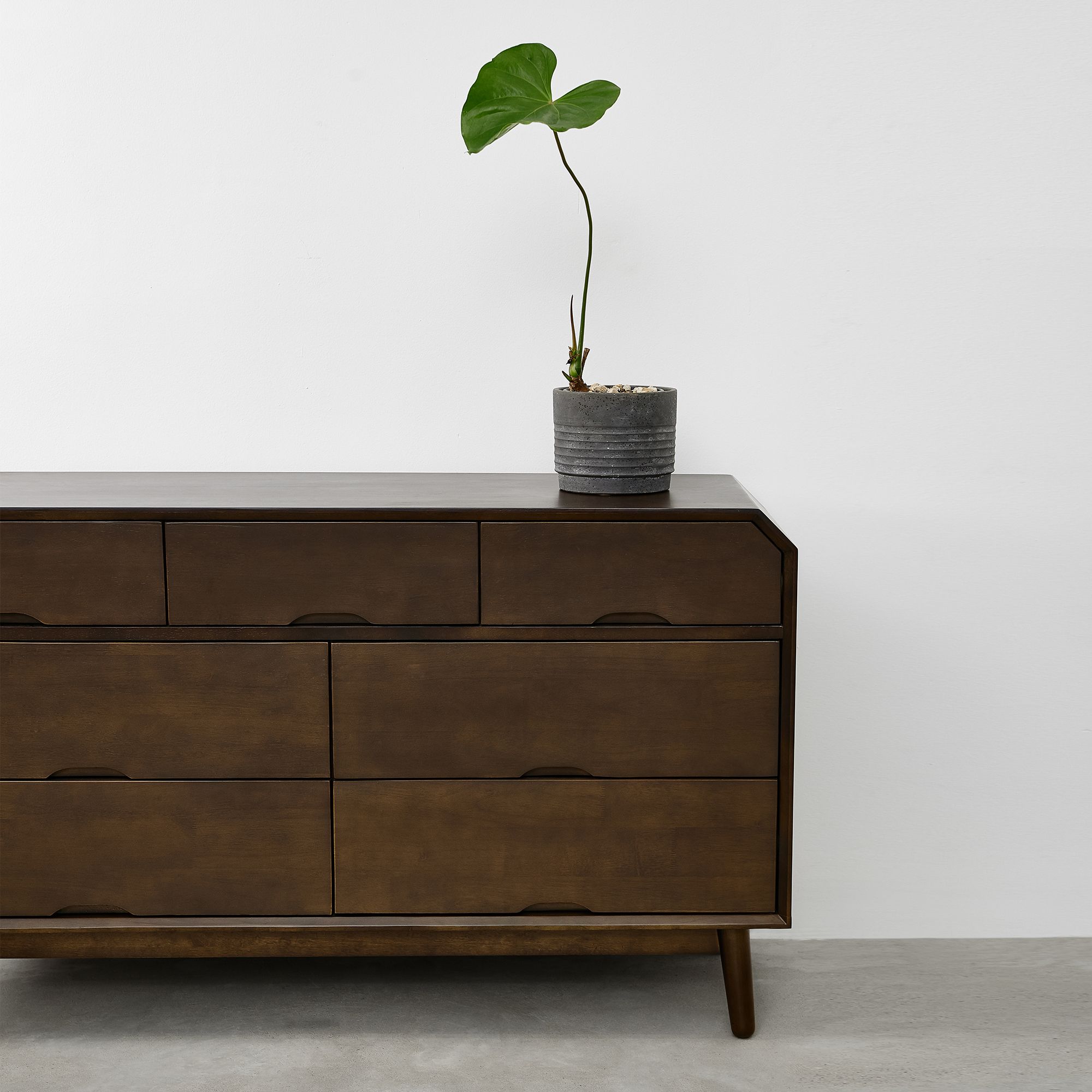 Tủ Calibri 130 - Dark Walnut