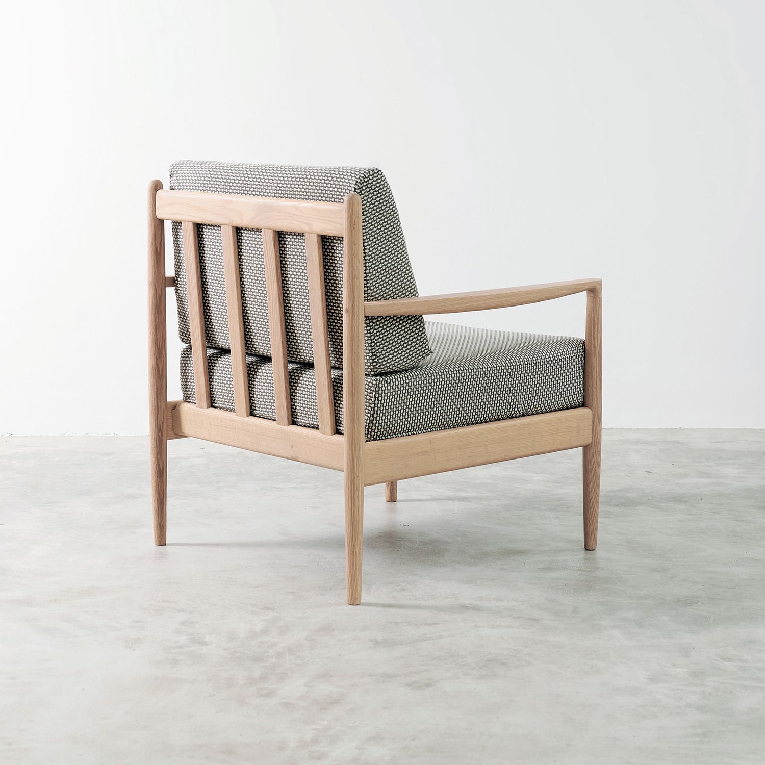Ghế Shoal - Natural & Cosmic Grey