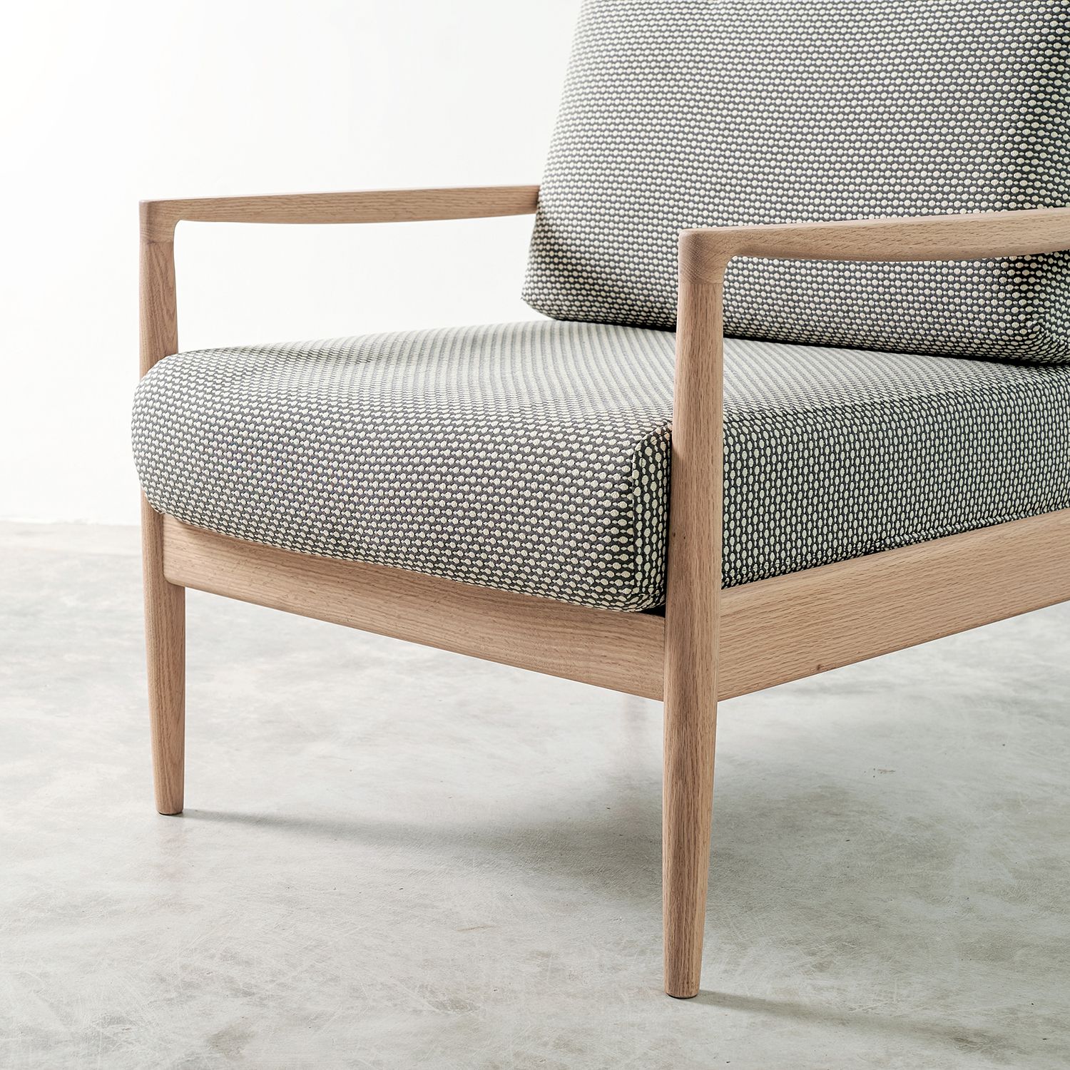 Ghế Shoal - Natural & Cosmic Grey