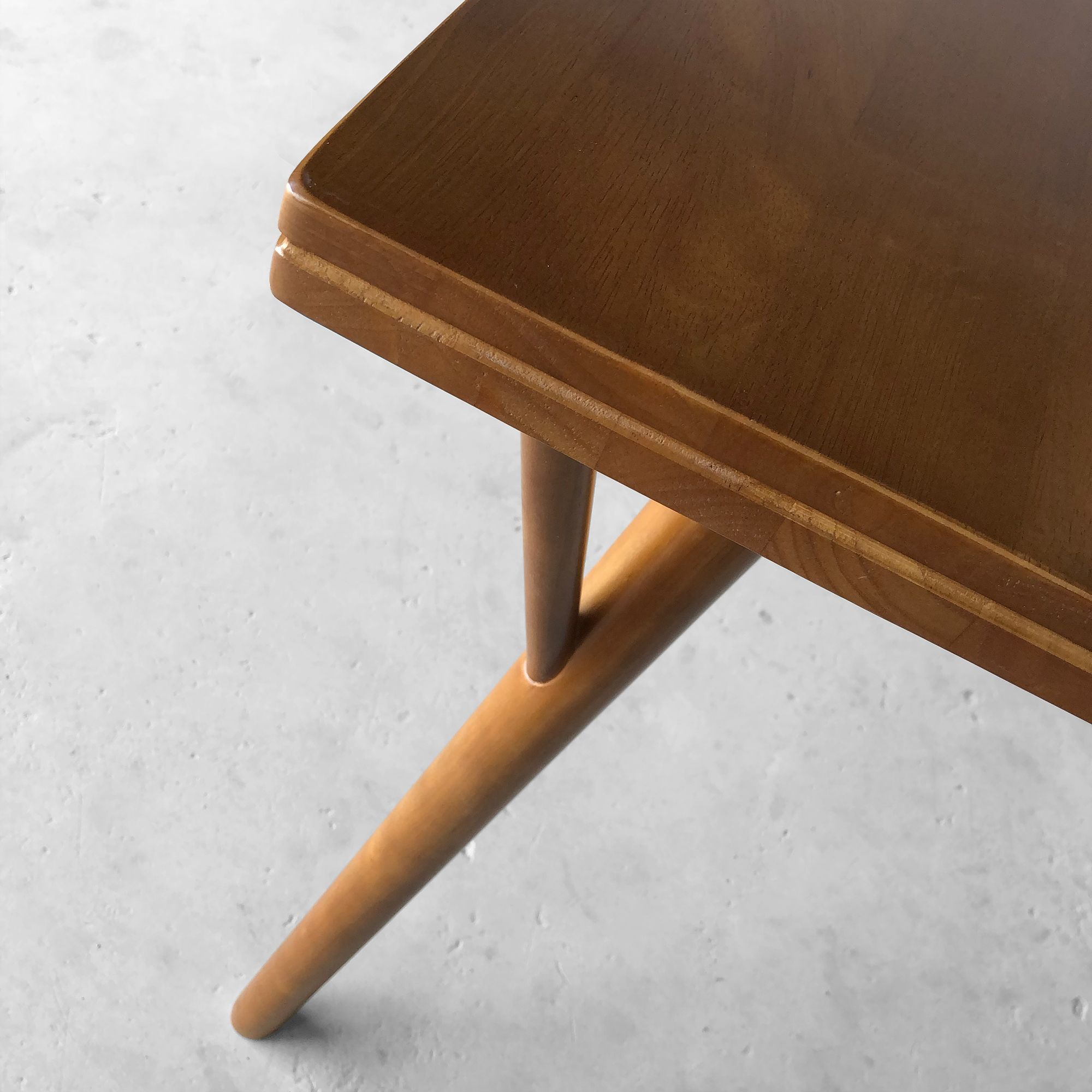 Bộ Bàn Ăn 25 - Dark Walnut & White