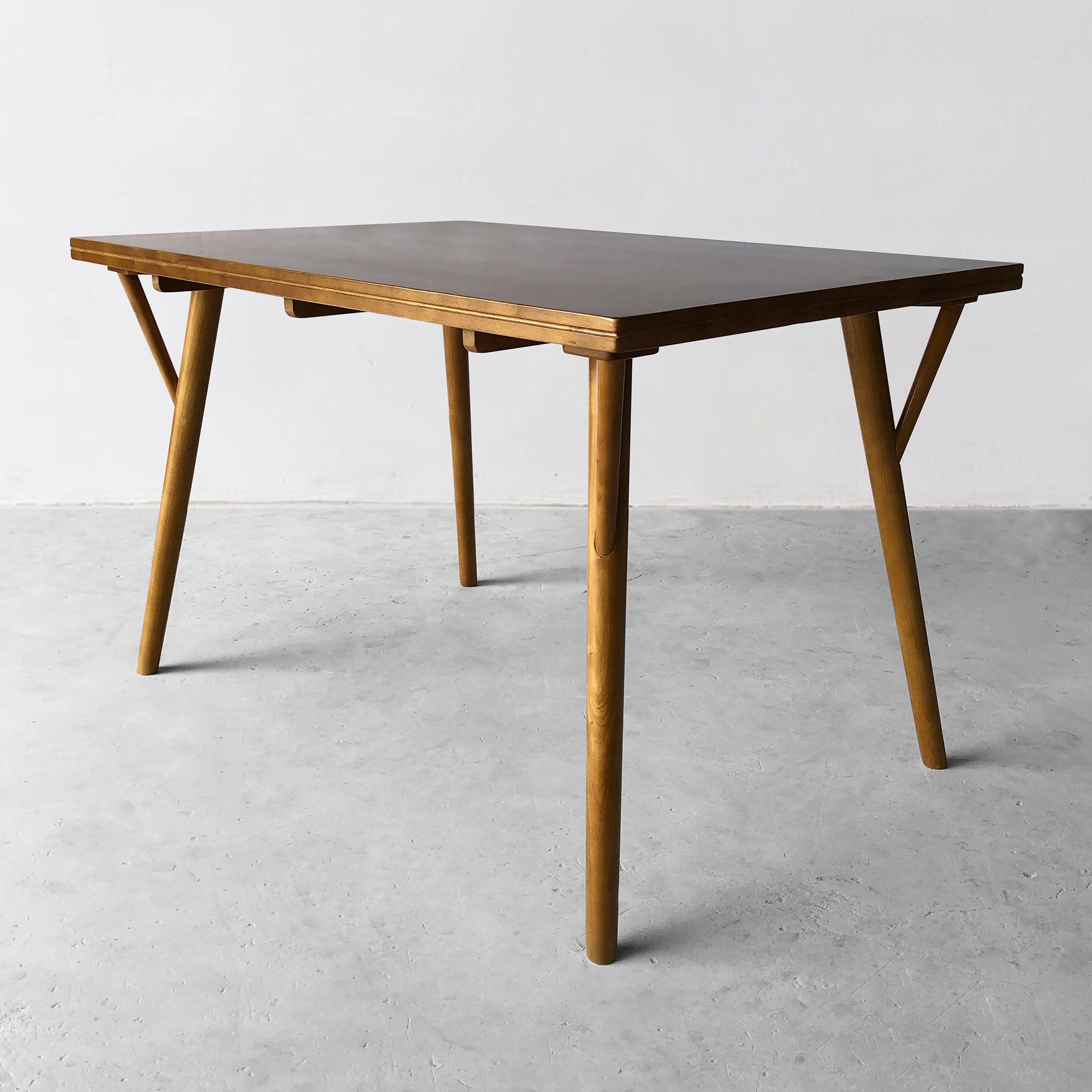 Bộ Bàn Ăn 25 - Dark Walnut & White