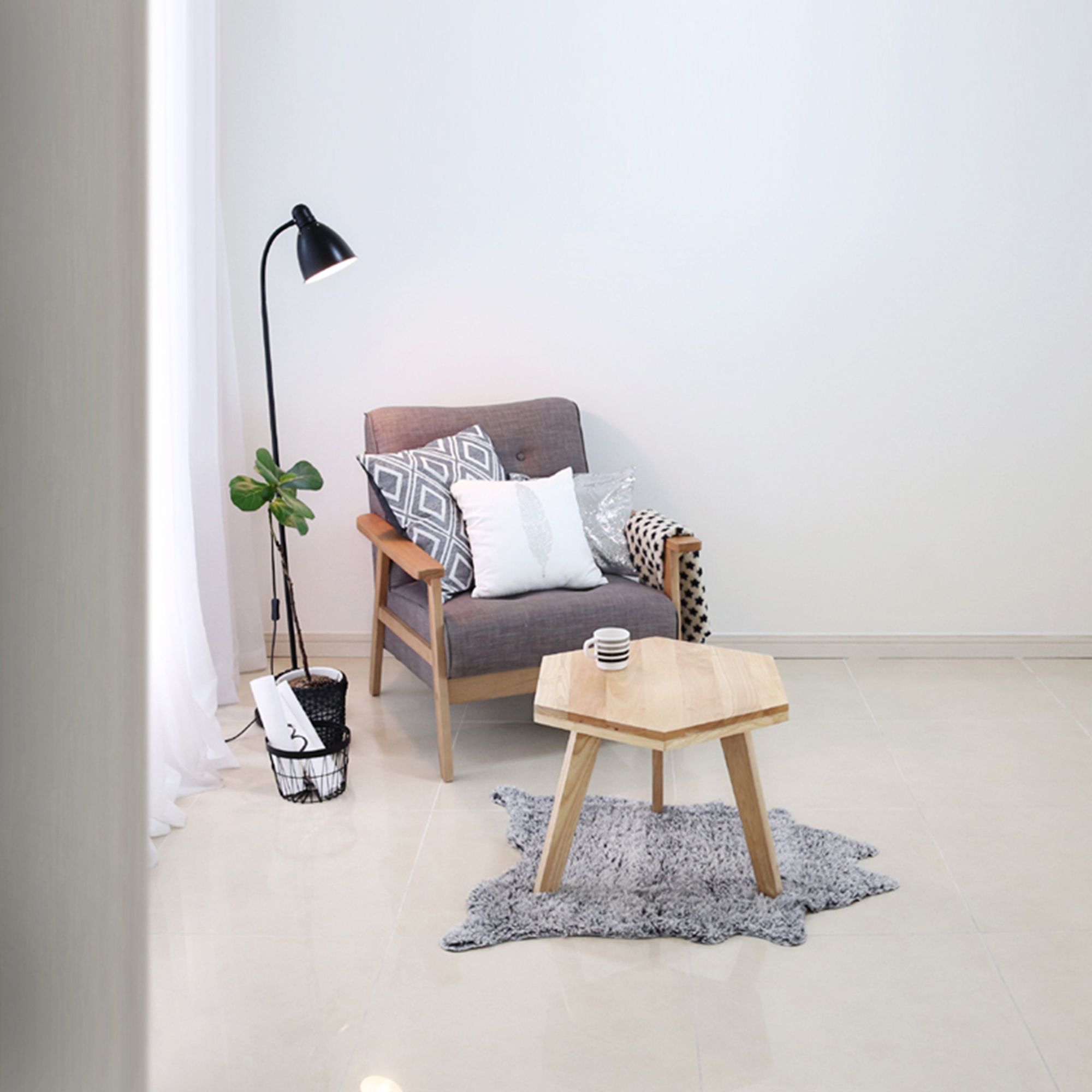 BÀN GỖ HEXAGON - NATURAL