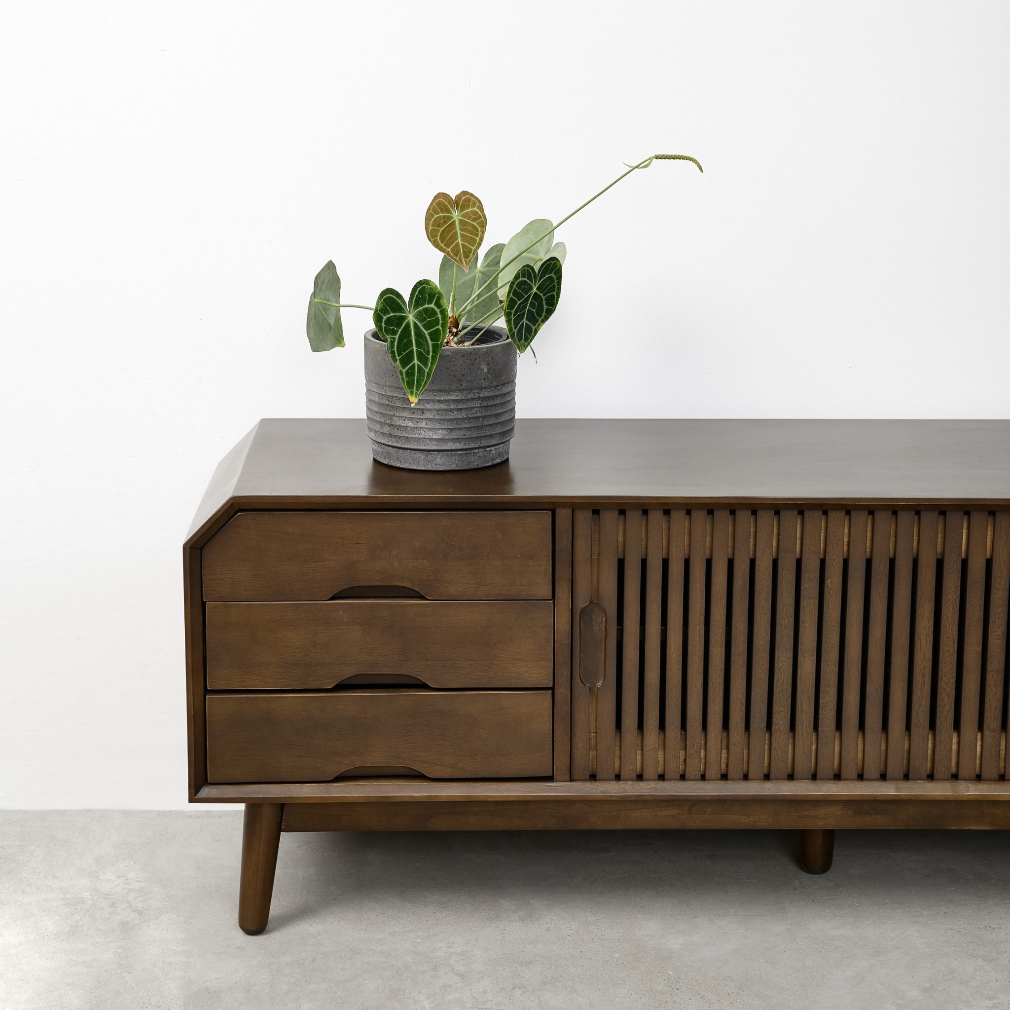 Kệ Tivi Verdana 150 - Dark Walnut