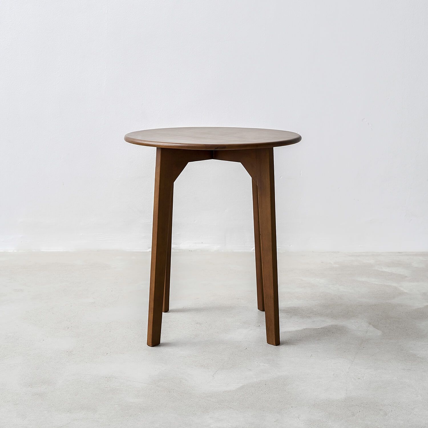 Bàn Tròn Scoria - Dark Walnut