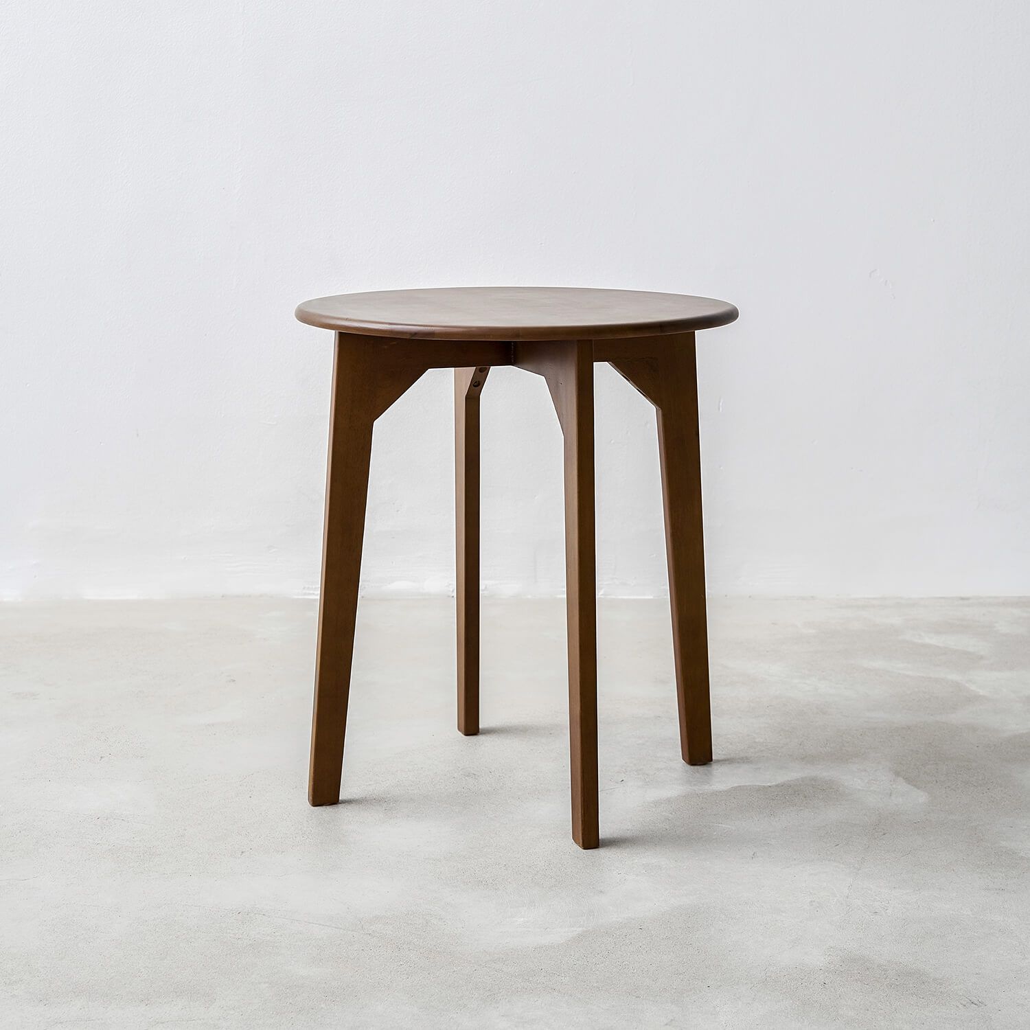 Bàn Tròn Scoria - Dark Walnut