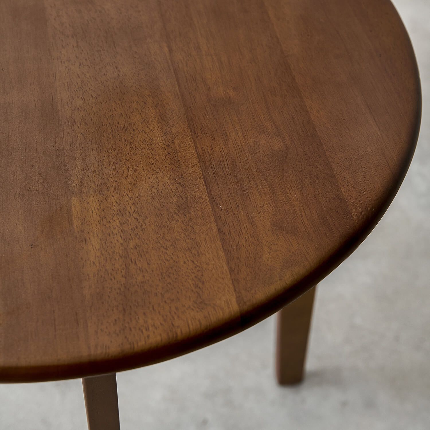 Bàn Tròn Scoria - Dark Walnut