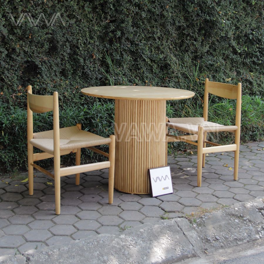 Bộ bàn ăn Rustic gỗ nan tròn Coloma ghế Fussy