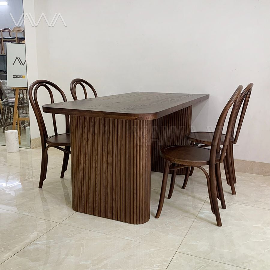 Bộ bàn ăn Rustic Ripple nan dẹt ghế Thonet
