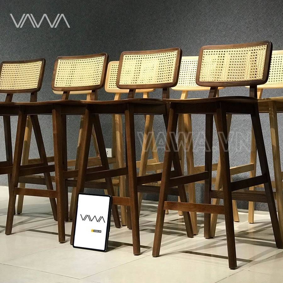 Ghế quầy bar gỗ Rustic tựa lưng mây - Ghế bar mộc mạc