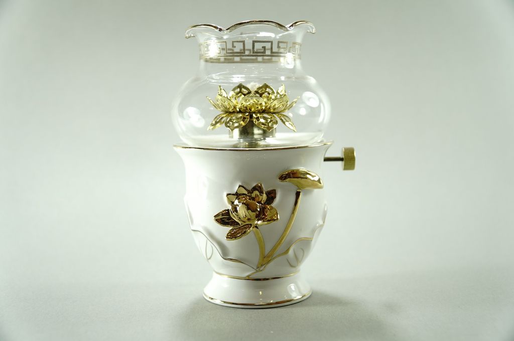 Đèn dầu gốm sứ thờ cúng bạch ngọc hoa sen mạ vàng đốt dầu lưu ly dầu hỏa - Cao 14cm