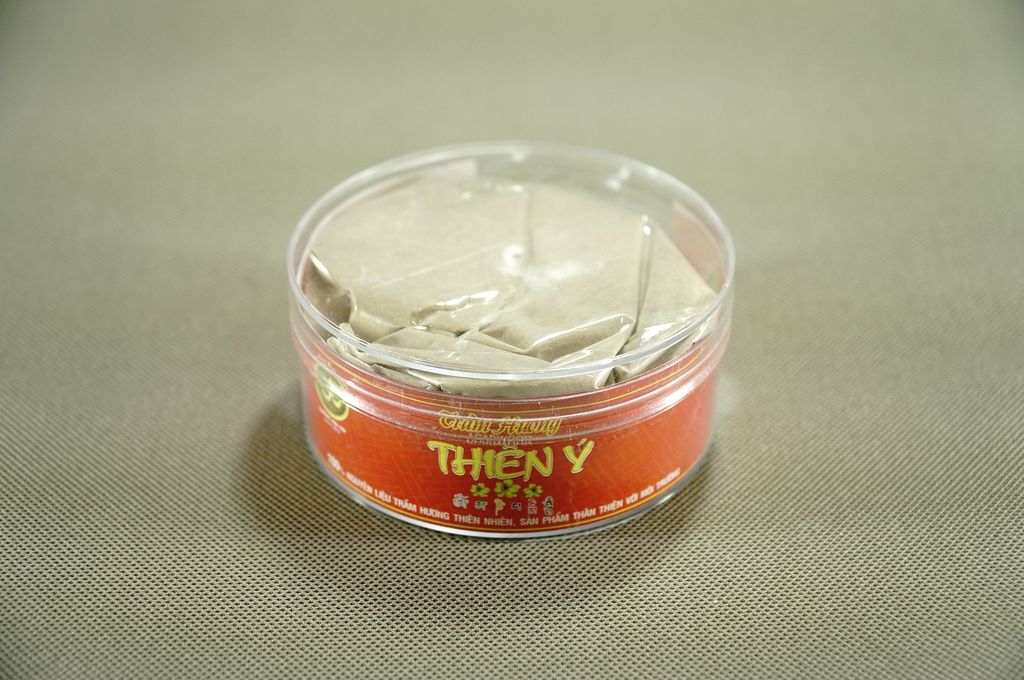 Bột xông trầm tẩy uế trầm hương Thiên Ý - 80g bột đốt xông trầm nguyên chất - Hộp tròn đỏ