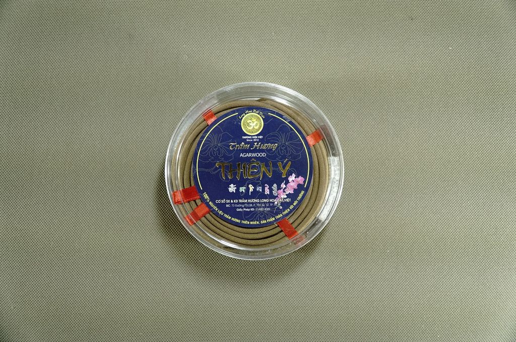 Nhang khoanh trầm hương Thiên Ý - 20 khoanh nhang vòng trầm hương cao cấp - Cháy 8 tiếng/Vòng - Hộp tròn xanh