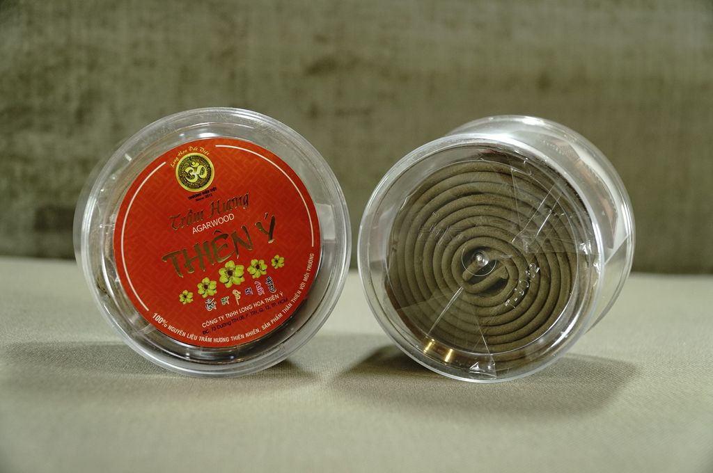 Nhang khoanh trầm hương Thiên Ý - 24 khoanh nhang vòng trầm hương cao cấp - Cháy 4 tiếng/Vòng - Hộp tròn đỏ