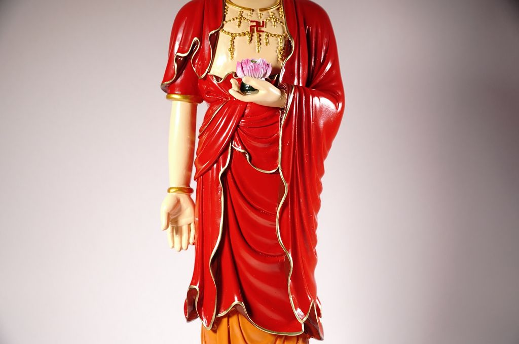 Tượng lớn phật A Di Đà đứng nguyên khối đế sen vẽ màu áo đỏ - Cao 40cm
