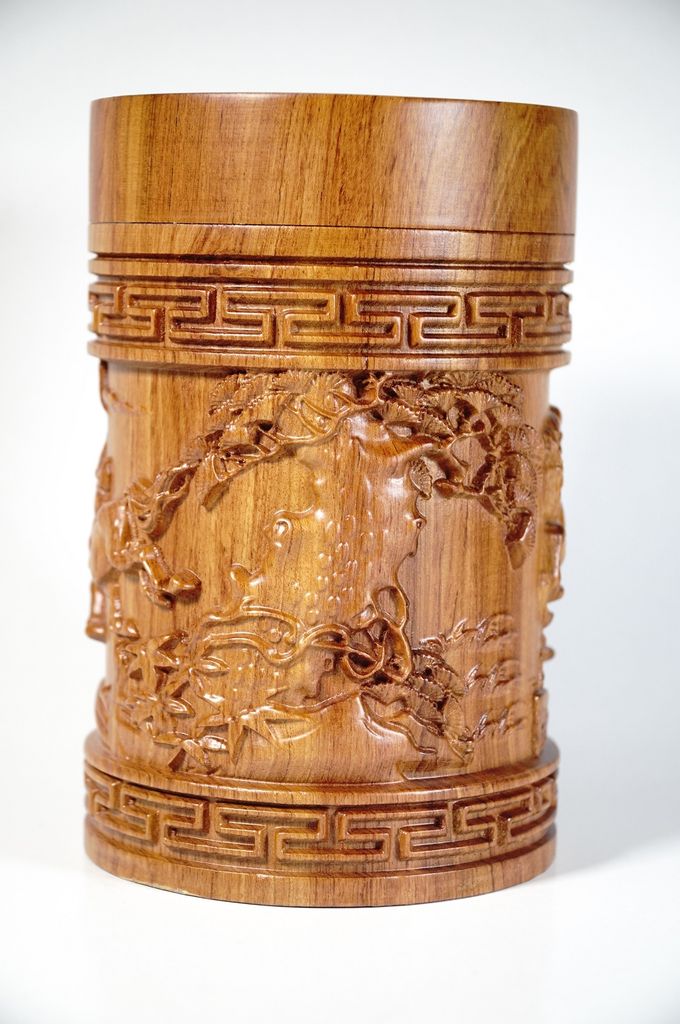 Hộp trà gỗ hương nguyên khối TRỤ TRÒN điêu khắc biểu tượng sức khỏe tài lộc may mắn - Cao 18cm Rộng 11cm