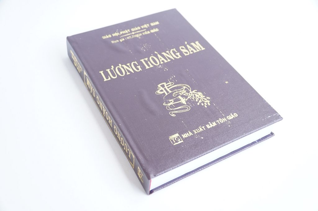 Sách Phật Giáo - Kinh Lương Hoàng Sám bìa da nâu - Thích Viên Giác - Chữ to rõ 560 trang