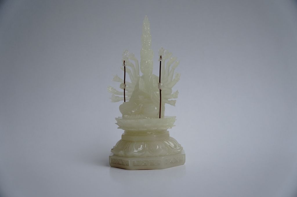 Tượng Phật Chuẩn Đề Thiên Thủ Thiên Nhãn dạ quang - Cao 16cm