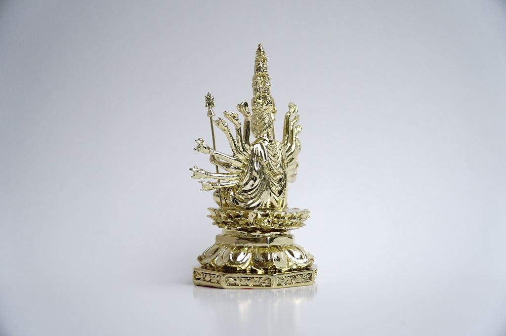Tượng Phật Chuẩn Đề Thiên Thủ Thiên Nhãn xi mạ vàng - Cao 16cm