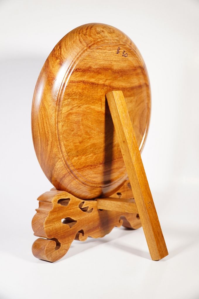Đĩa gỗ phong thủy gỗ hương Ngựa mã đáo thành công bát mã giàu có tài lộc - Đường kính 30cm cao 40cm gồm đế