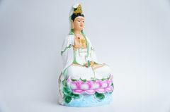 Tượng Phật Quan Thế Âm Bồ Tát ngồi vẽ sắc màu nguyên khối - Cao 30cm