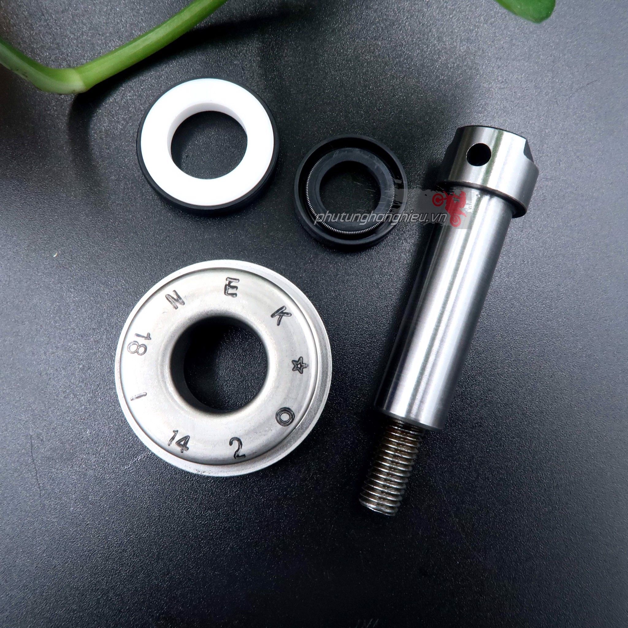 Bộ trục và phốt bơm nước chính hãng NOK cho Honda Winner, Sonic