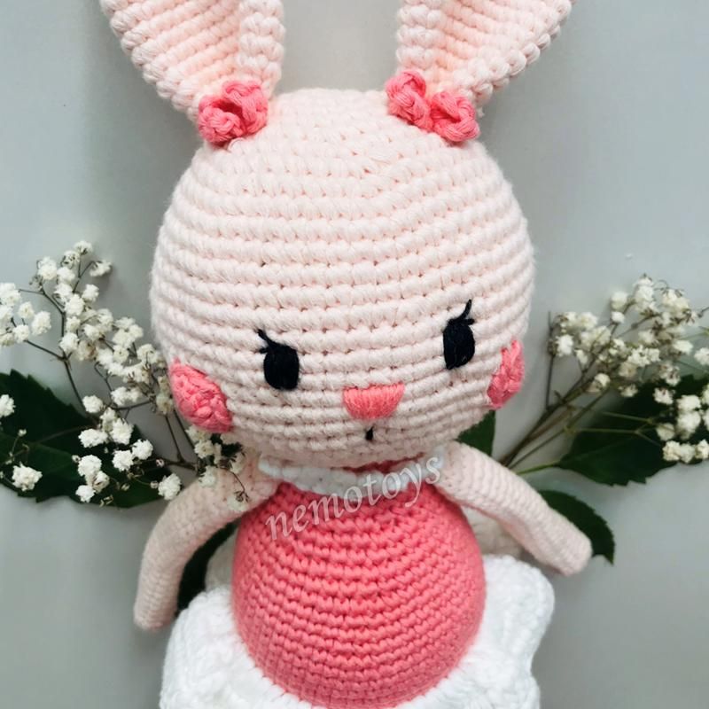  THỎ LILY VÁY HỒNG - 43CM - Thú bông bằng len handmade, Thú len nhồi bông Amigurumi, Búp bê len handmade cao cấp NemoToys 