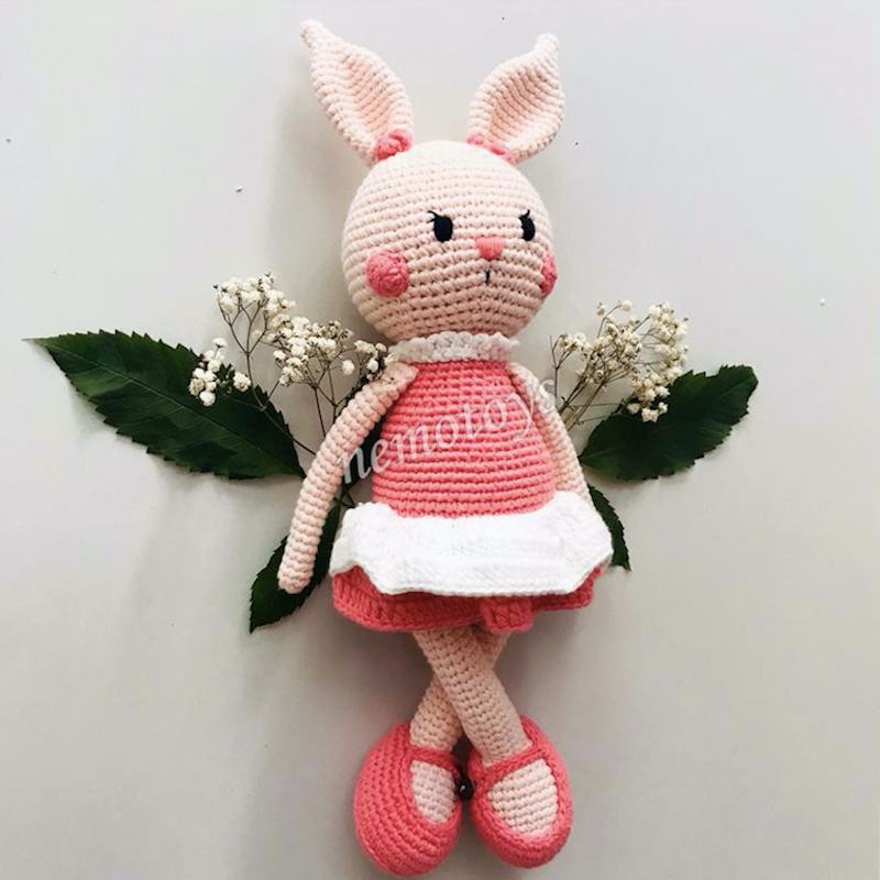  THỎ LILY VÁY HỒNG - 43CM - Thú bông bằng len handmade, Thú len nhồi bông Amigurumi, Búp bê len handmade cao cấp NemoToys 