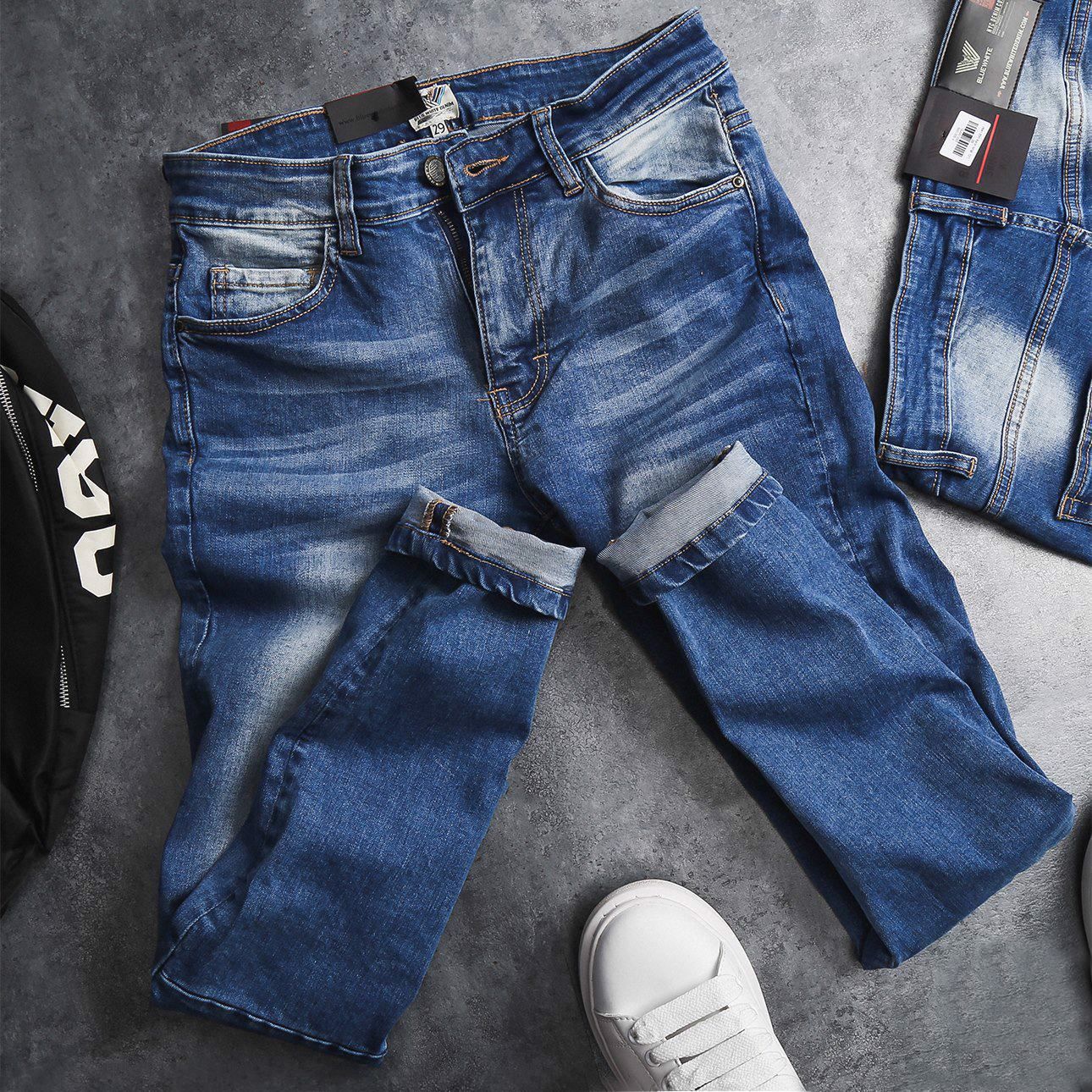 JEAN BW