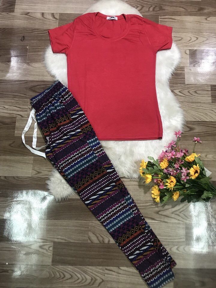 Set áo thun quần họa tiết