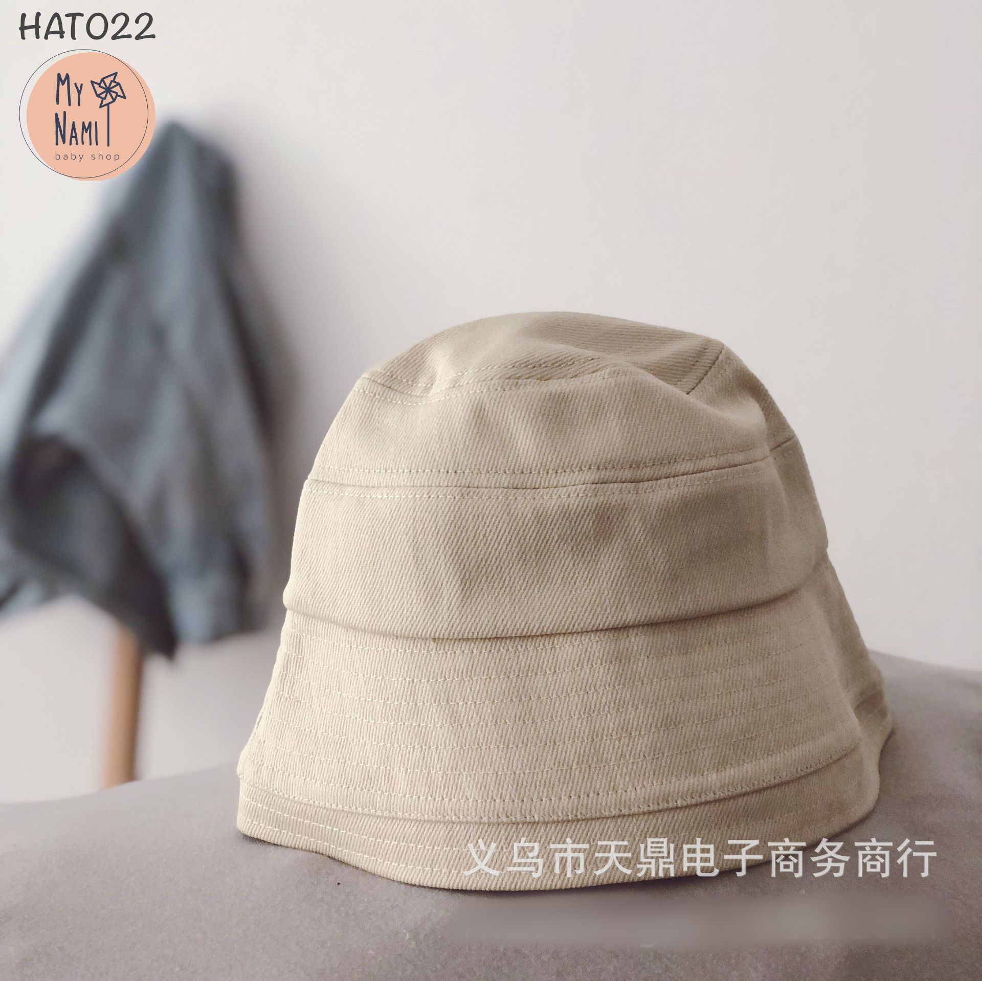 HAT022