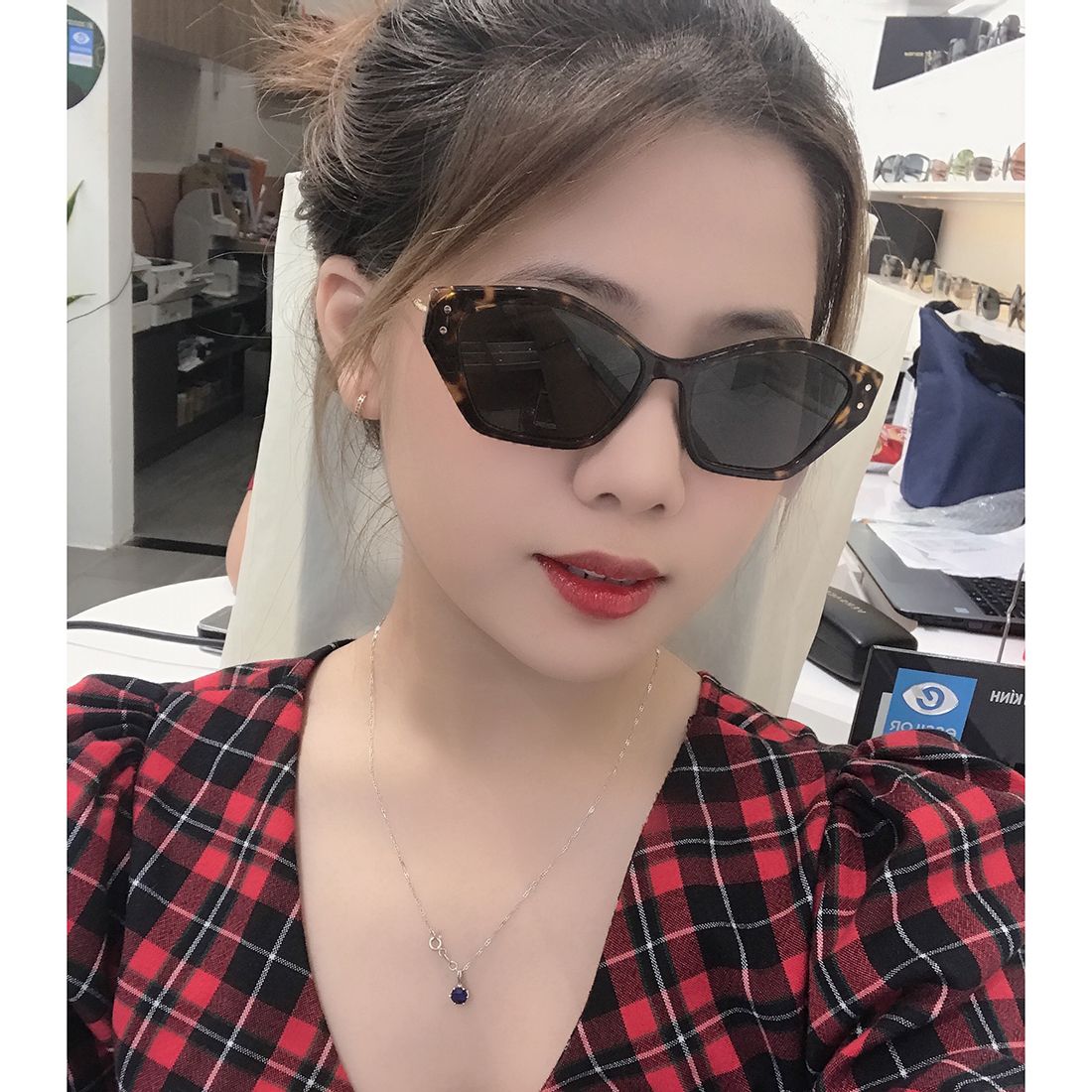 Kính mát DIOR MISSDIORS1U 22C0