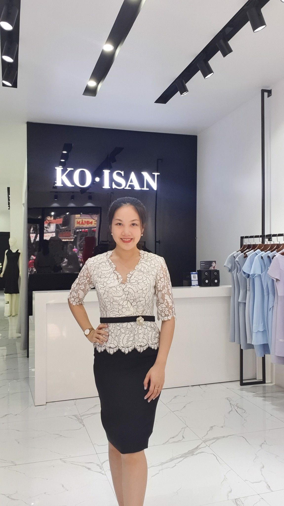  Váy ren peplum pha đen đai hoa đá 