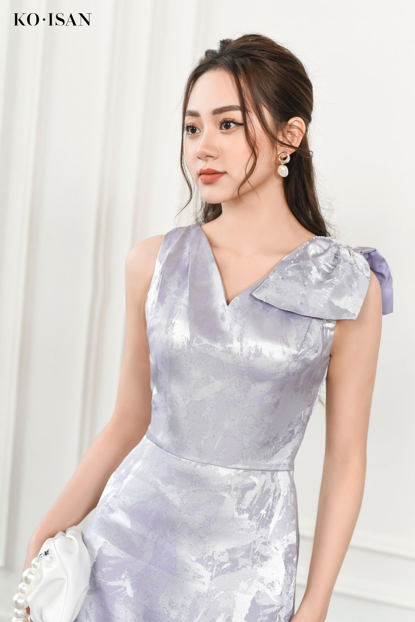Đầm xòe nơ vai đính hạt 660384-3