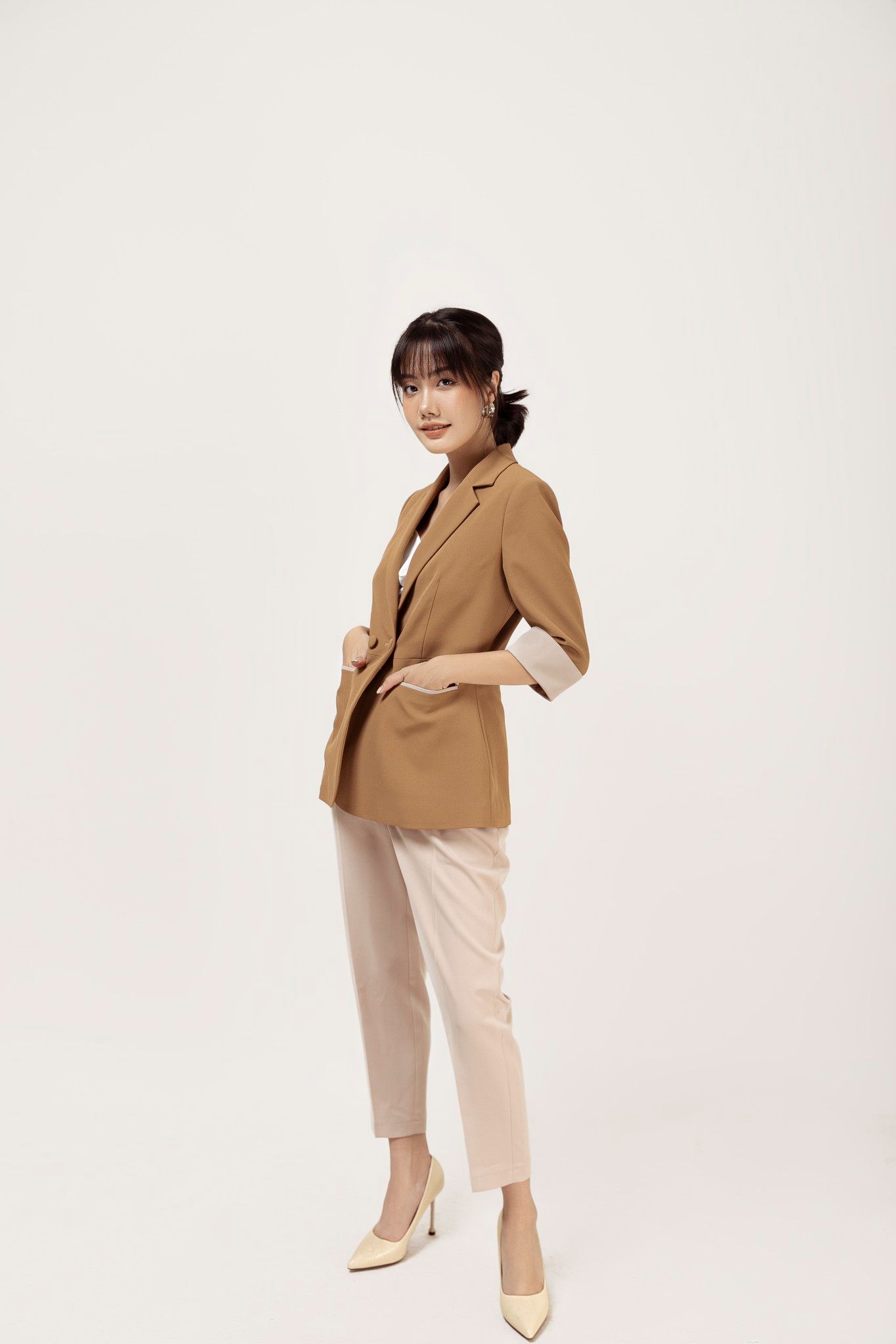 Áo Blazer nữ màu Coffee 320019-1